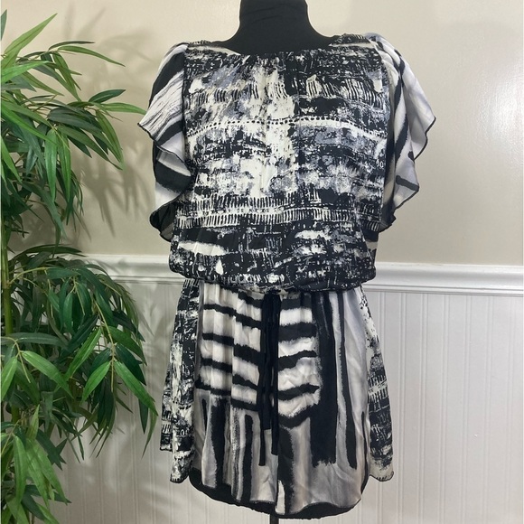 Forla Paris trendy, elastic drawstring waist top. Size Medium - Picture 1 of 8